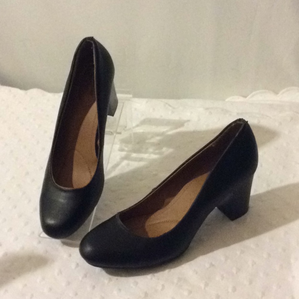 NNB Jacqueline Smith black memo tech shoes # 9M